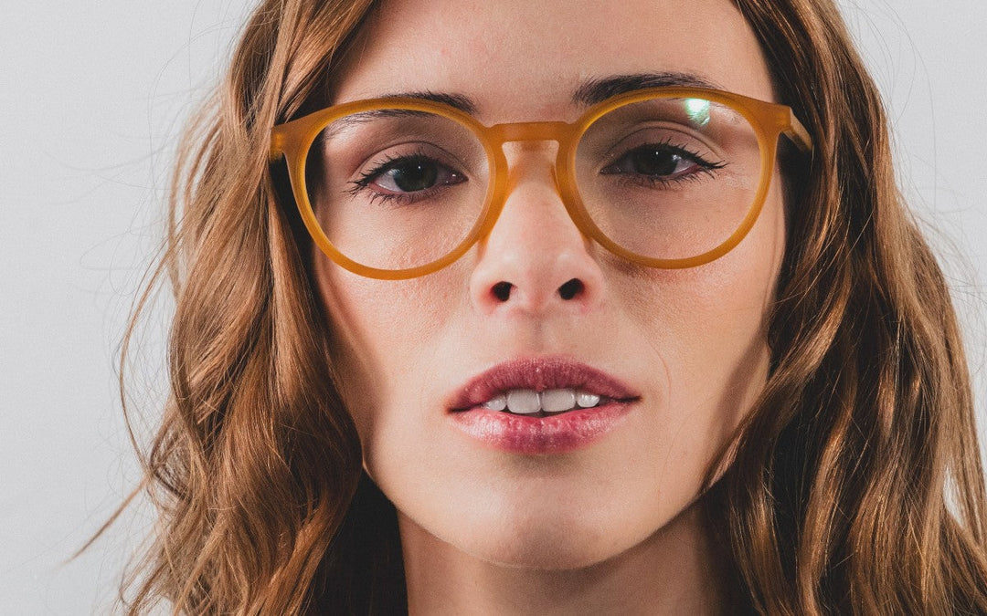 Eyeglasses trends 2023: stylish glasses frames